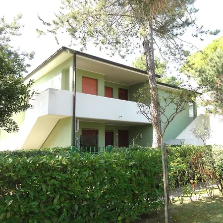 Flat With Pool And Garden דירה